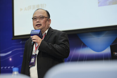 新北市政府資訊中心主任陳富添致詞